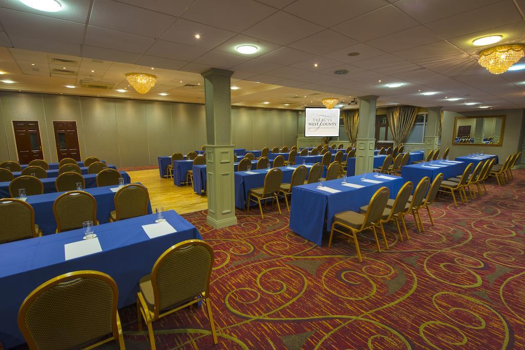 Treacys West County Conference And Leisure Centre Hotell Ennis Exteriör bild