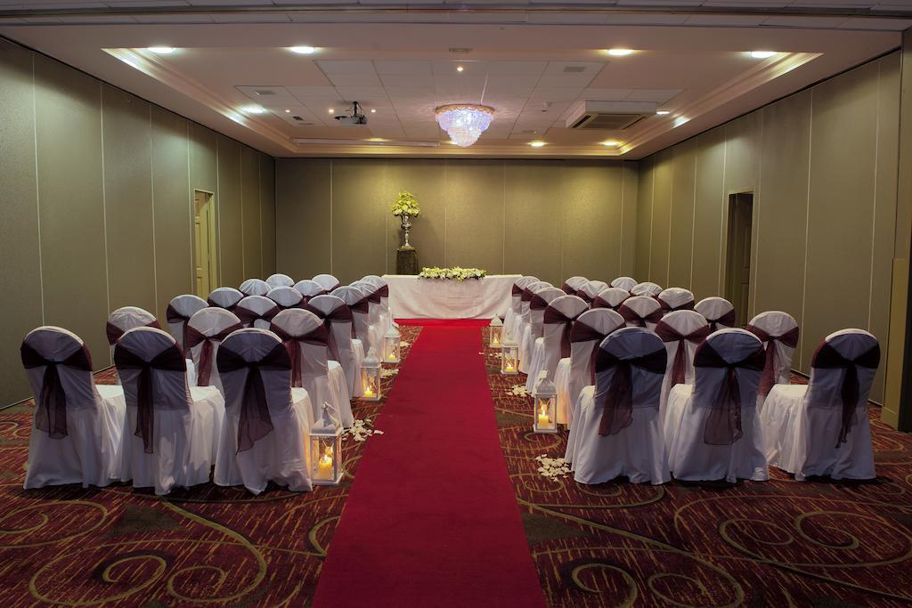 Treacys West County Conference And Leisure Centre Hotell Ennis Exteriör bild